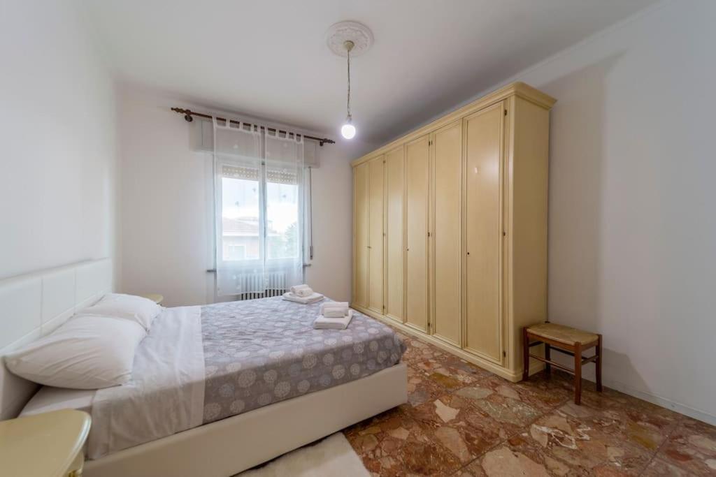 Nabucco'S Home: Centro Ospedale Parma Esterno foto